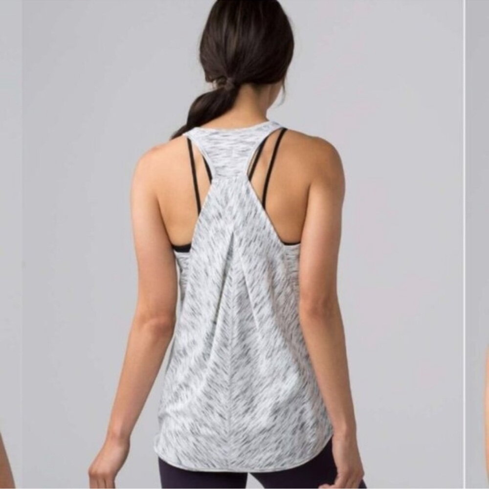 Lululemon Essential Tank 🩶 - Picture 4 of 10